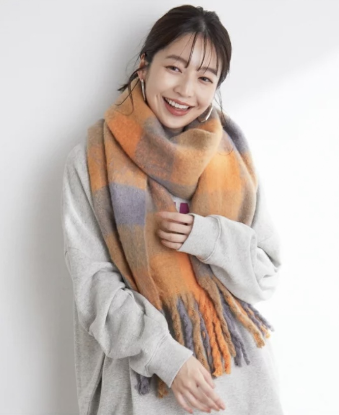 コレカウ 小芝風花さんがヒルナンデス で着用されていたストール